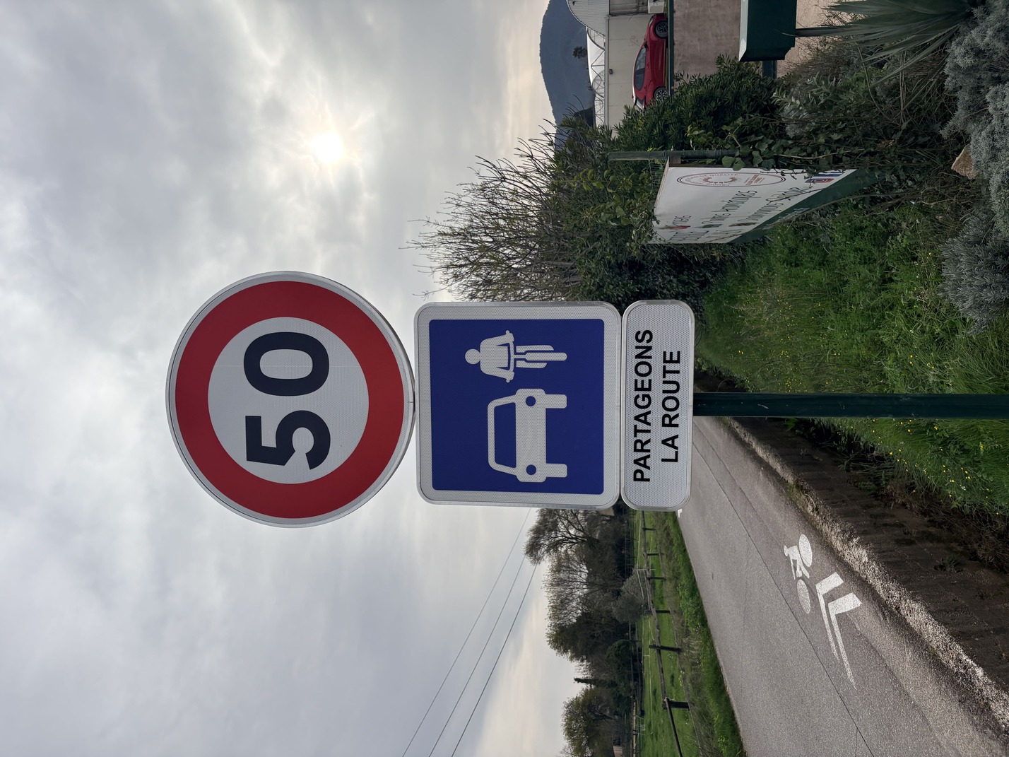 Pose de panneaux de signalisation verticale